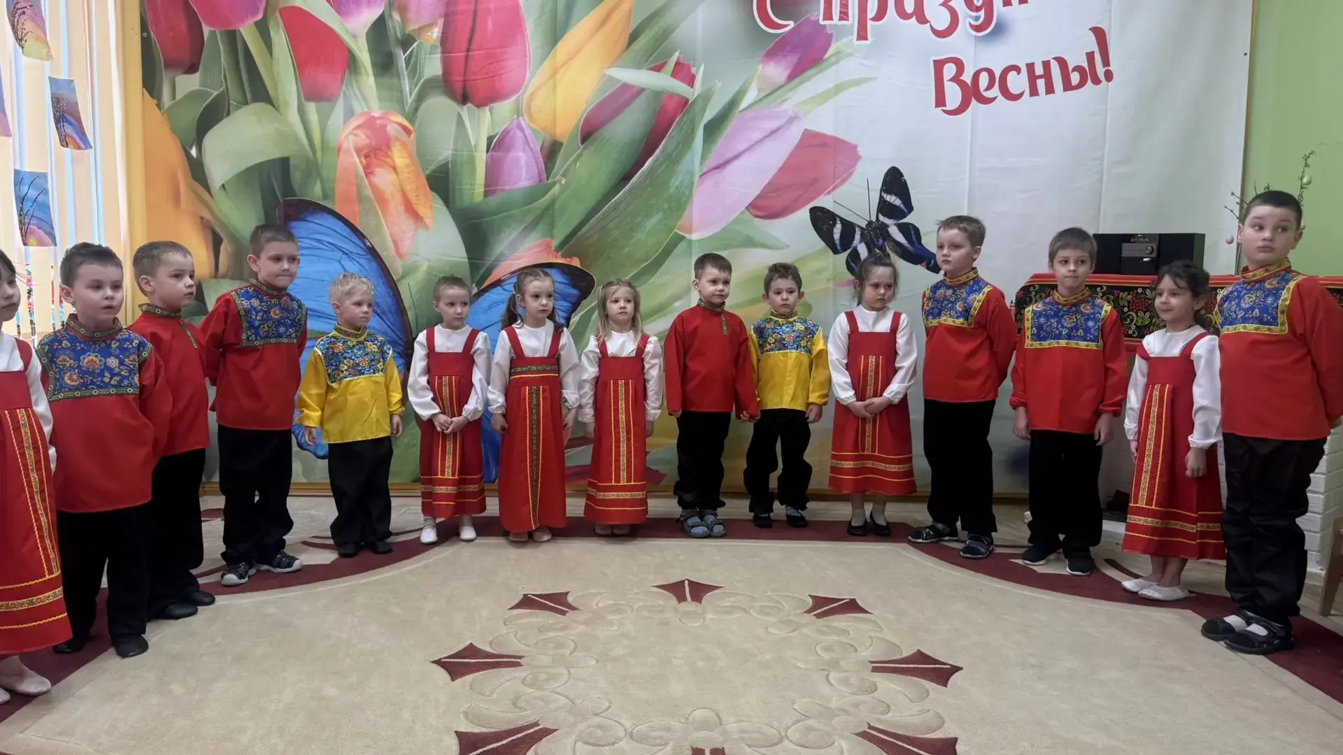 В дошкольном отделении Палисадик педагоги подготовили для детей досуг "Светлый праздник-Пасха". Тать