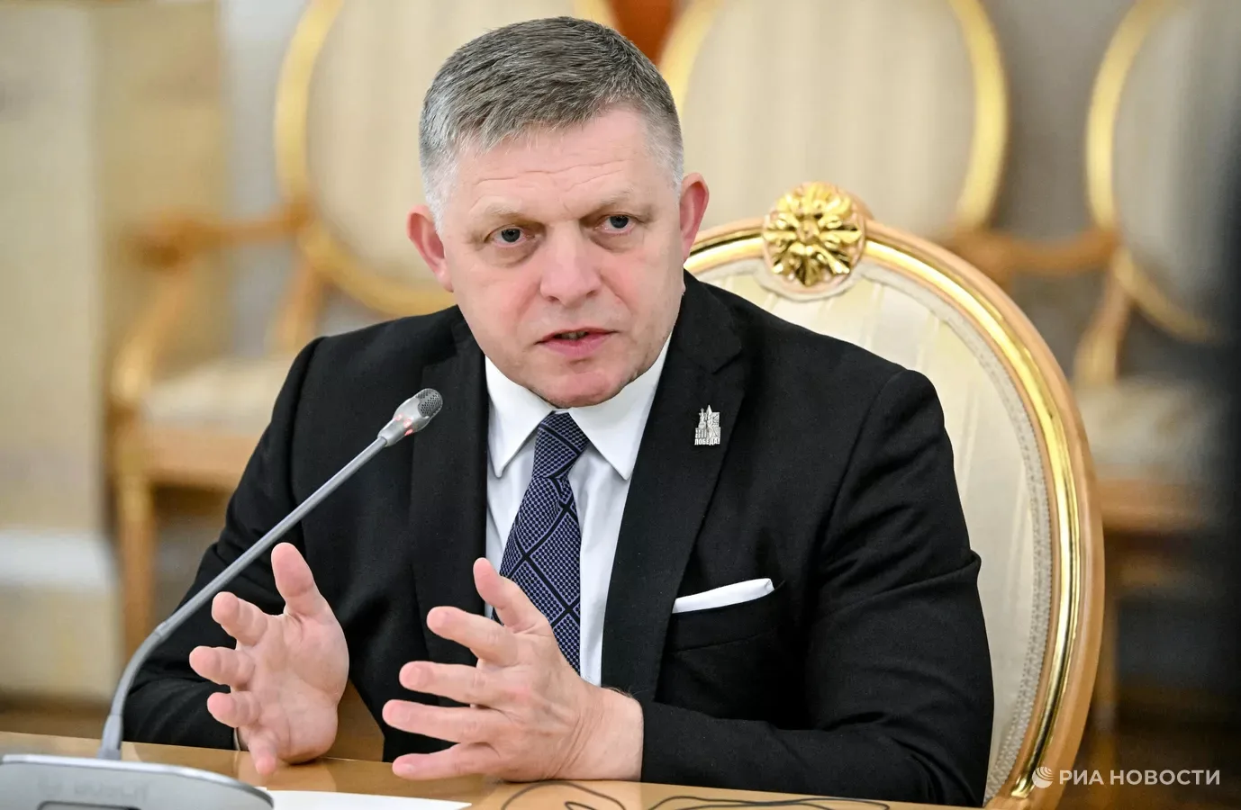 «До последнего украинского солдата, до последнего евро».

Евросоюз хочет поддерживать конфликт на Ук