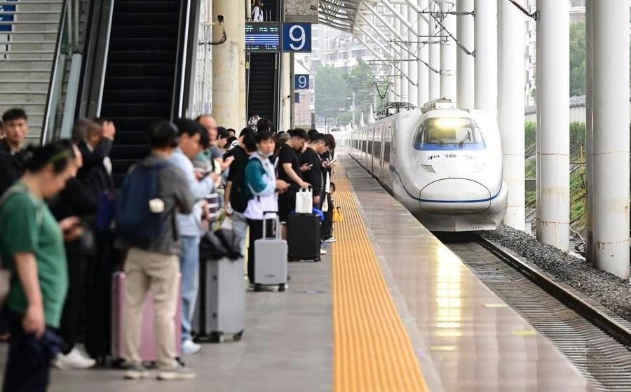🇨🇳 Количество пассажирских поездок по железным дорогам Китая достигло рекордного уров...