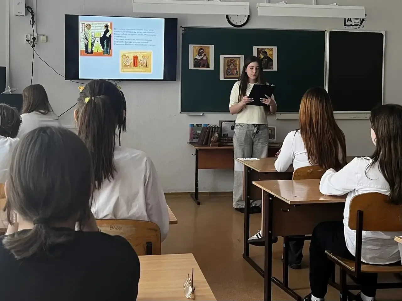 🕊️ В нашей школе прошли Кирилло-Мефодиевские чтения!  21 мая наша школа стала площадкой для ХХХVI Ду