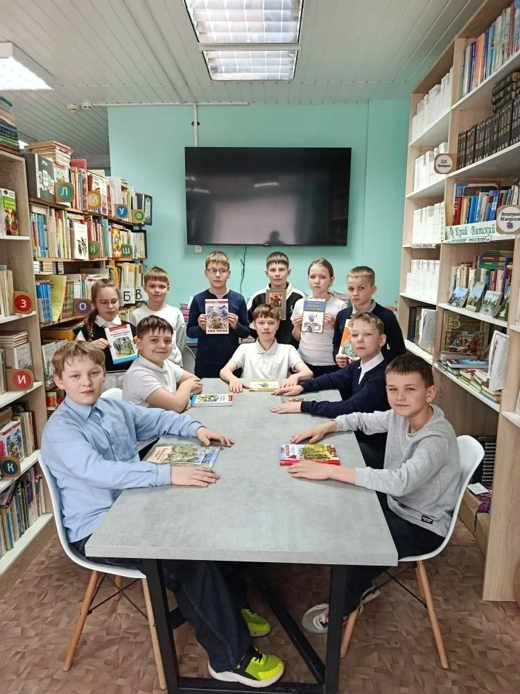 📕На этой неделе в нашей школе в книжном клубе "Алые паруса" состоялась завершающаяся встреча в этом 