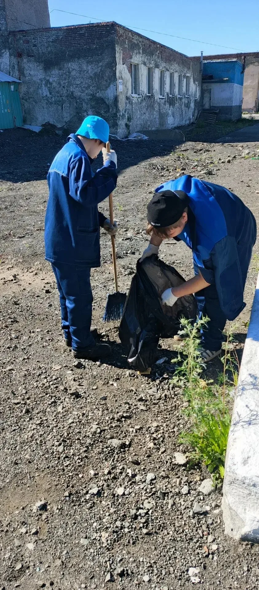 Победа отряда «Смена»!

Сегодня день ТОШ «Смена» был насыщенным и по-настоящему трудовым, а завершил