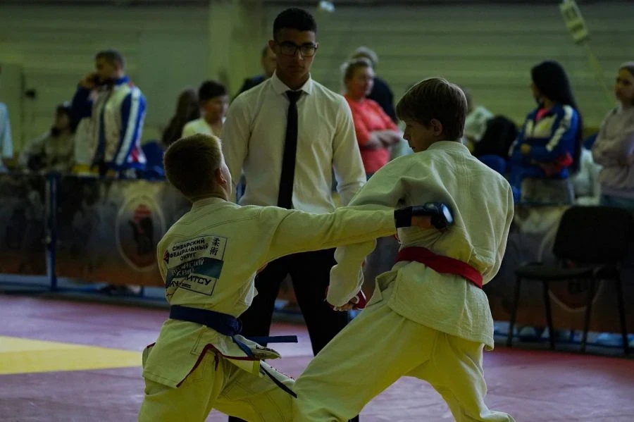 🥋 В Барнауле определили победителей краевых соревнований по джиу-джитсу