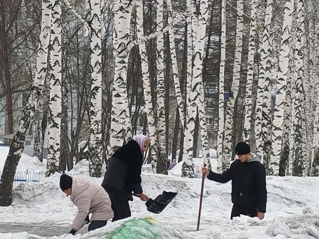 Апрель - традиционное время привести все в порядок после долгой зимы.   Сегодня педагоги нашей школы