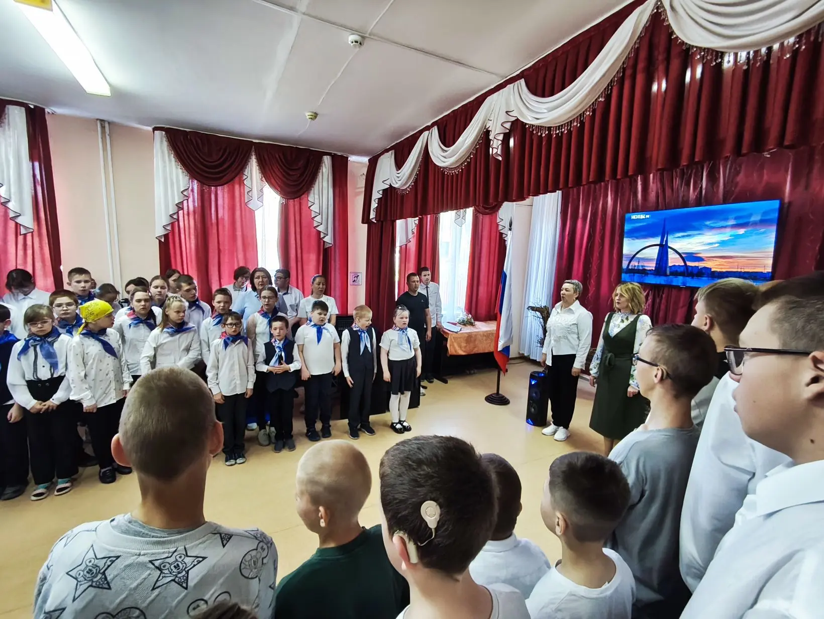 Сегодня в нашей школе прошла традиционная общешкольная линейка, на которой были подведе...