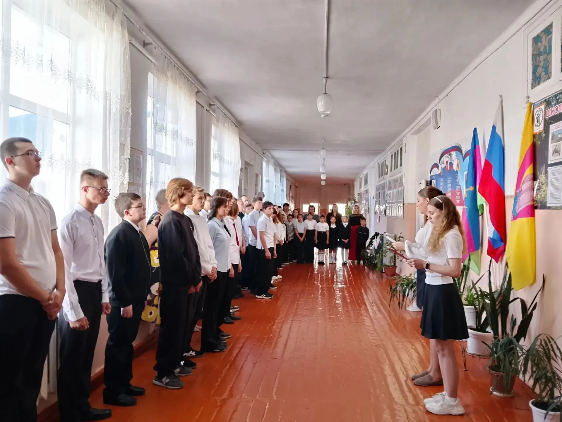 💫Утро понедельника началось с торжественной линейки и исполнения гимна Российской Феде...