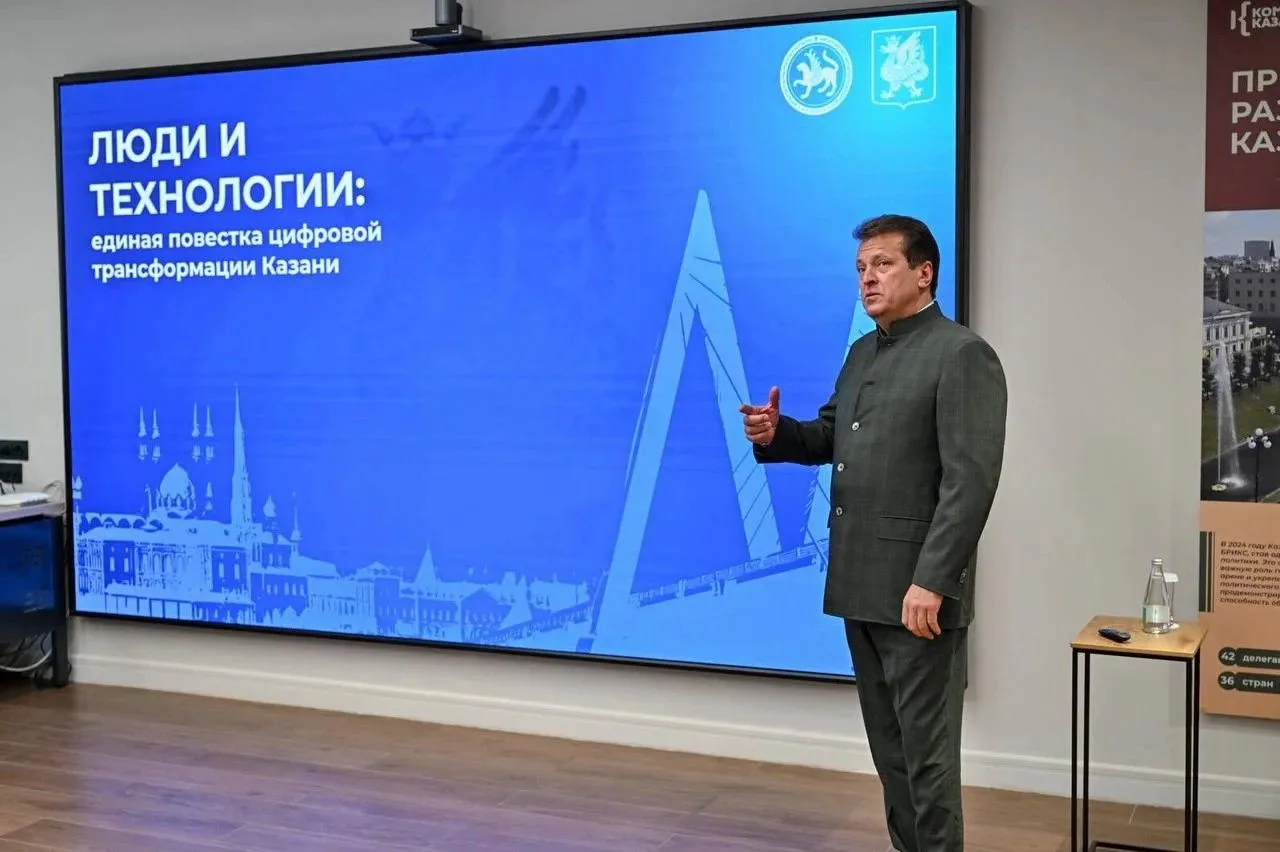 Рустам Минниханов оценил цифровые и кадровые проекты столицы РТ