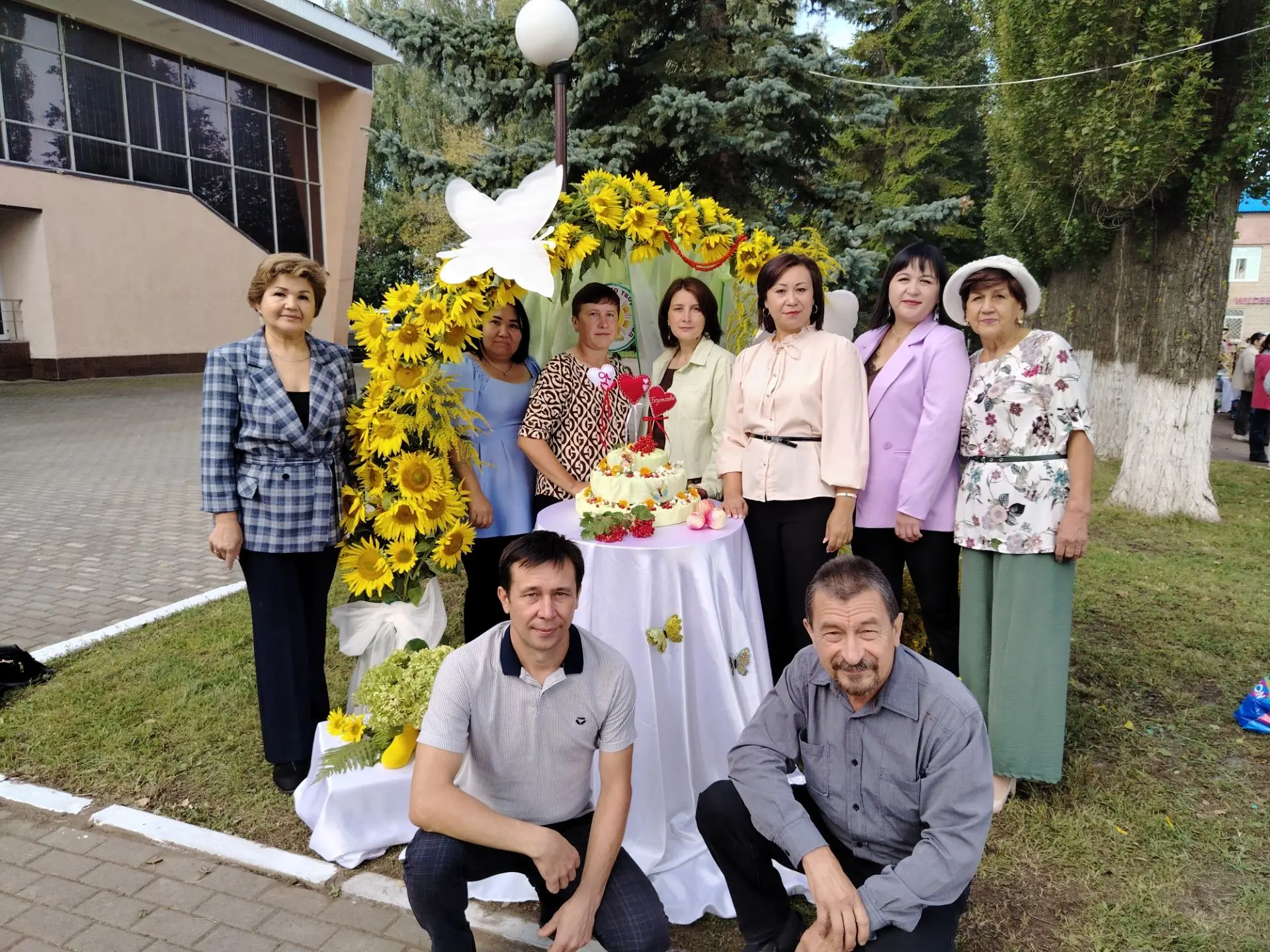 Сегодня в районном Дворце культуры прошло праздничное мероприятие, посвящённое 96-й год...