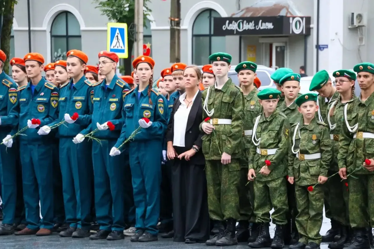 В Биробиджане почтили память героев