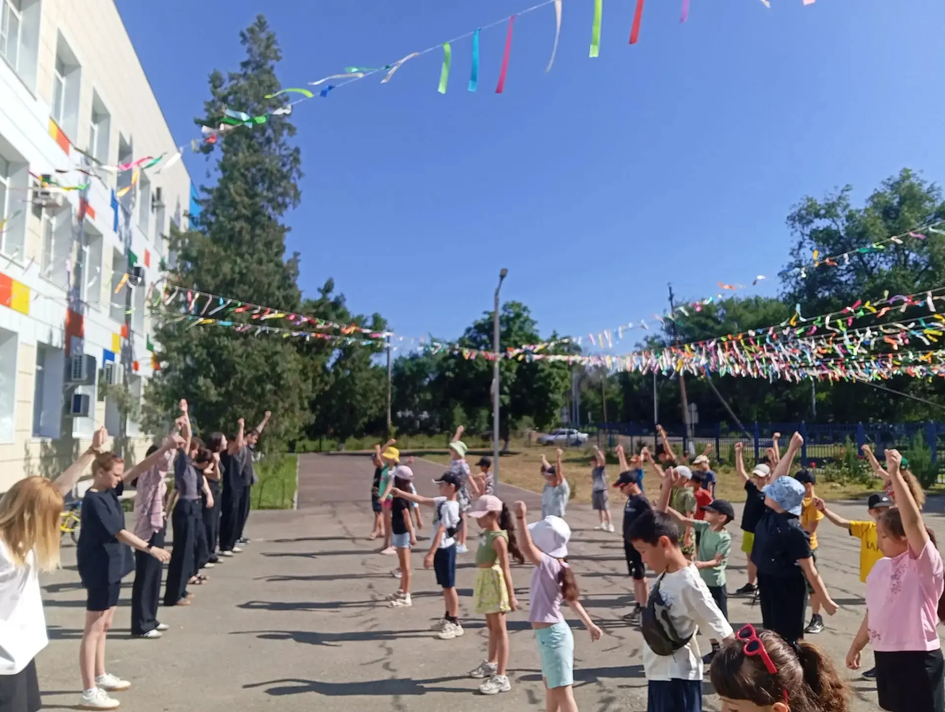 🌞 Ещё один день в лагере «Луч знаний»! 🌞

Сегодняшний день в нашем лагере снова был наполнен драйв