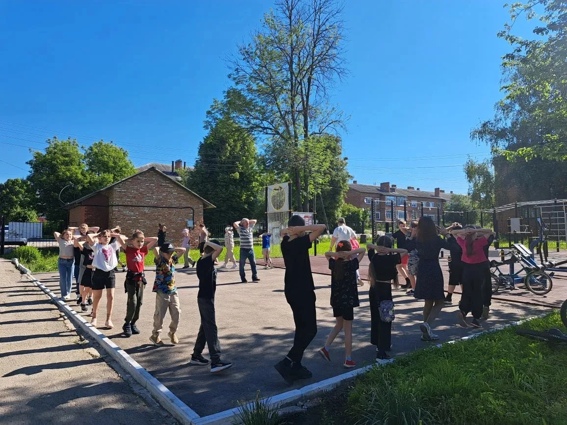 Третий день в лагере "Радуга".Творчество, спорт и безопасность под девизом "К смене гот...