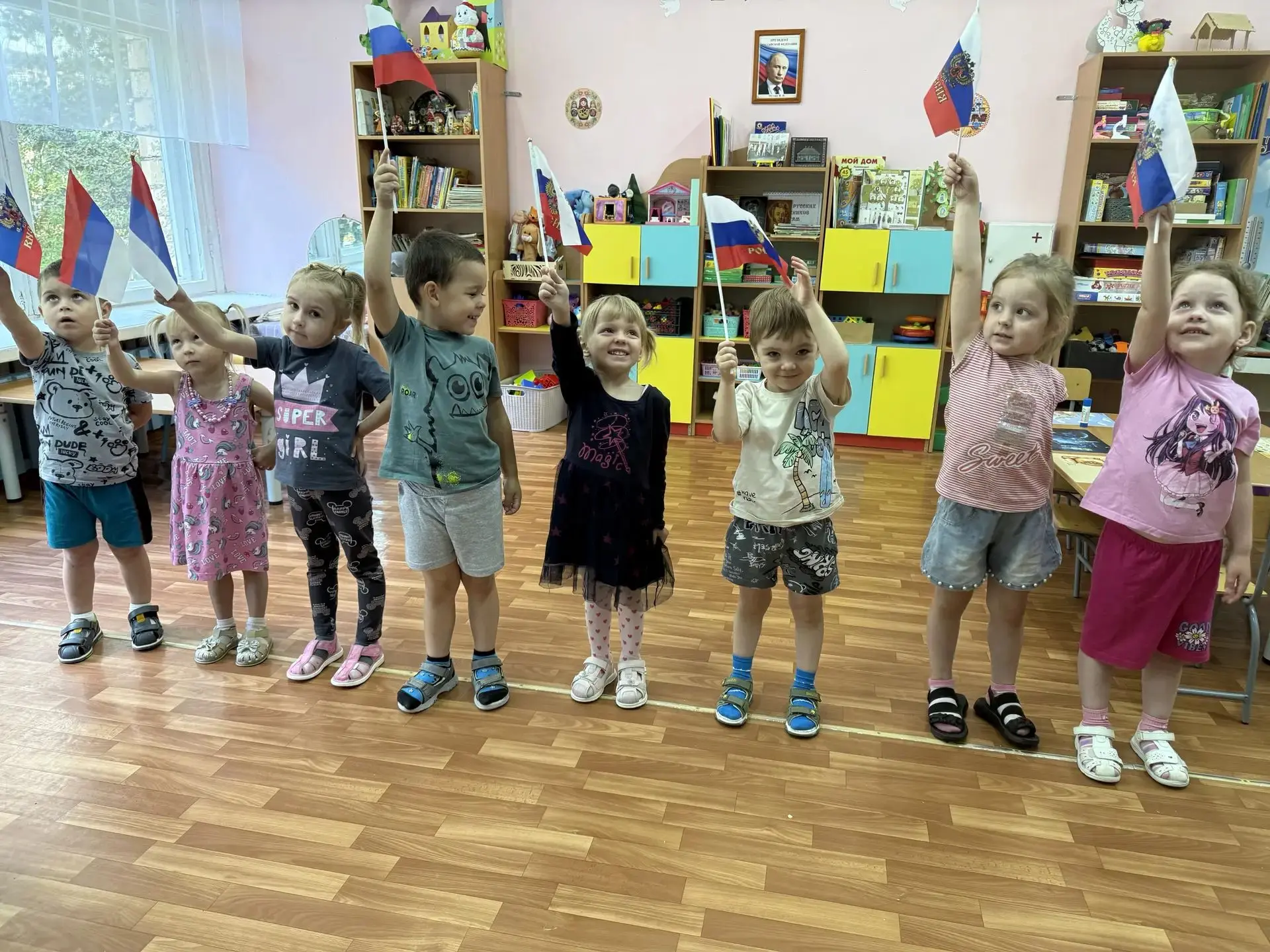 19 августа средняя группа Земляничка участвовала во Всероссийской акции «Символ  народа...