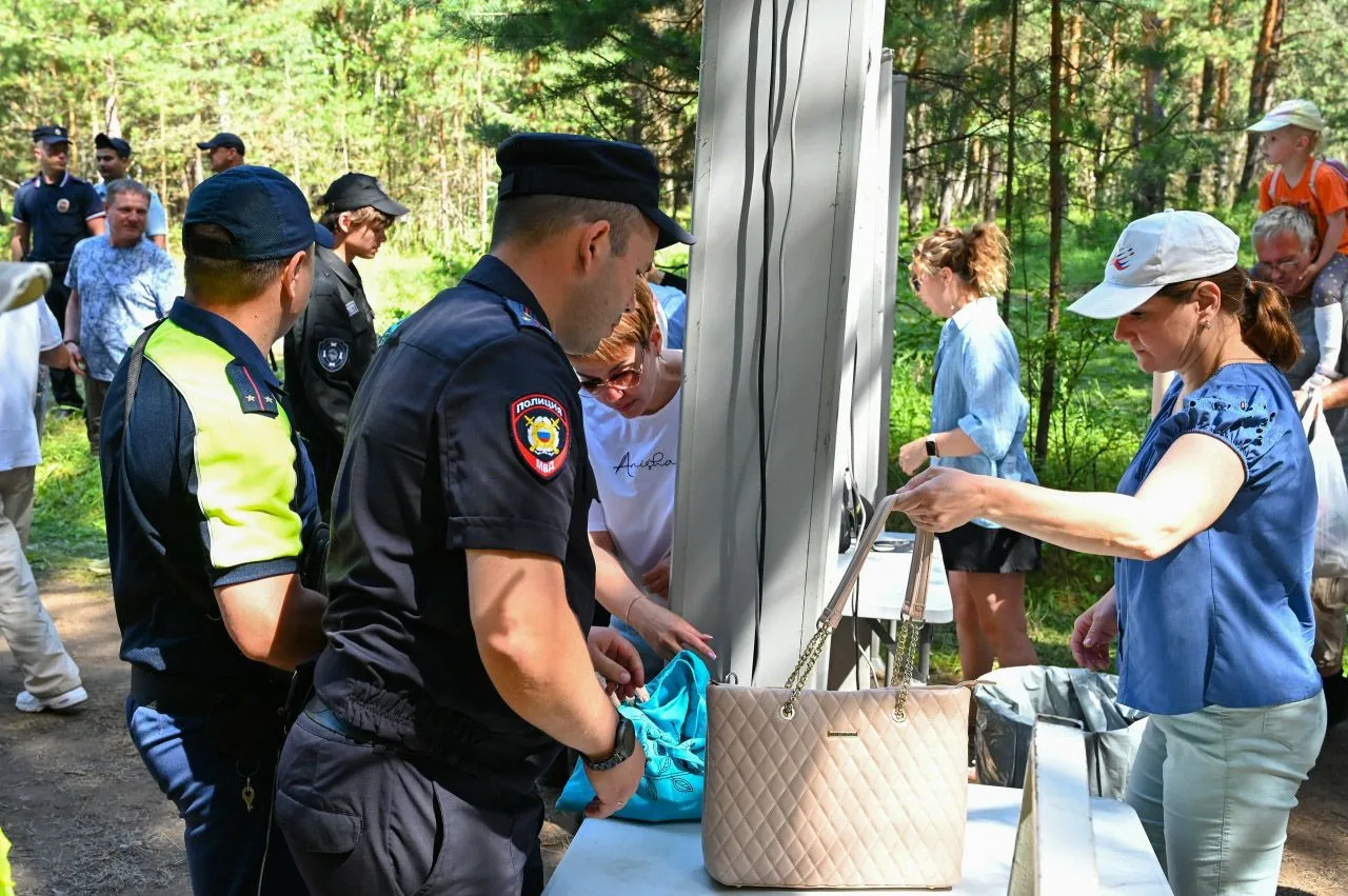 Полицейские Челябинской области обеспечили правопорядок на XXXII Всероссийском Бажовском фестивале
 
