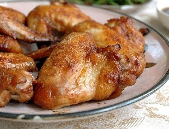"Китайские кyриные кpылышки"