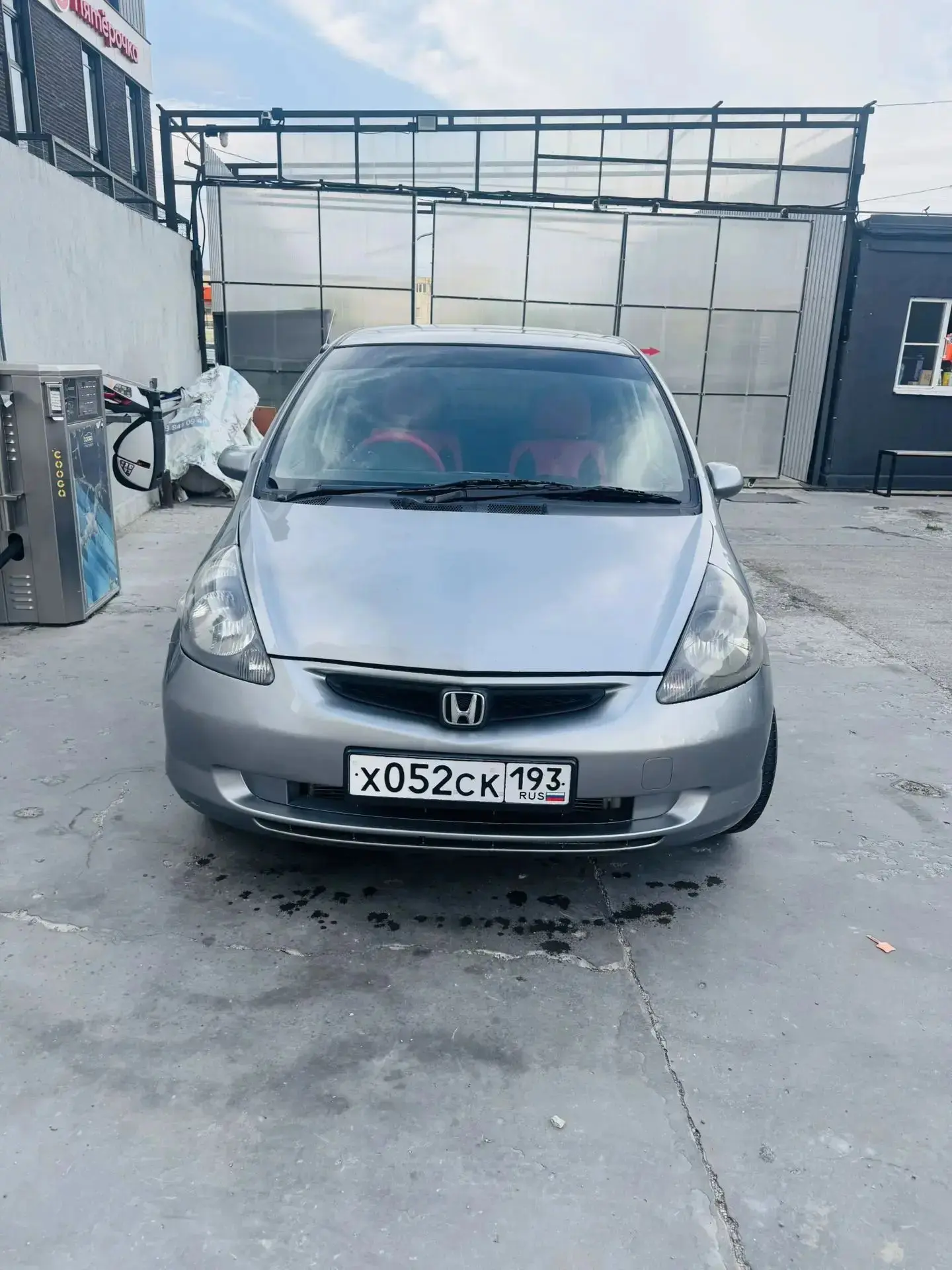 Приветствую, продаю свой личный автомобиль  Honda Fit 2004г я собственник, вложений не требует! 
Авт