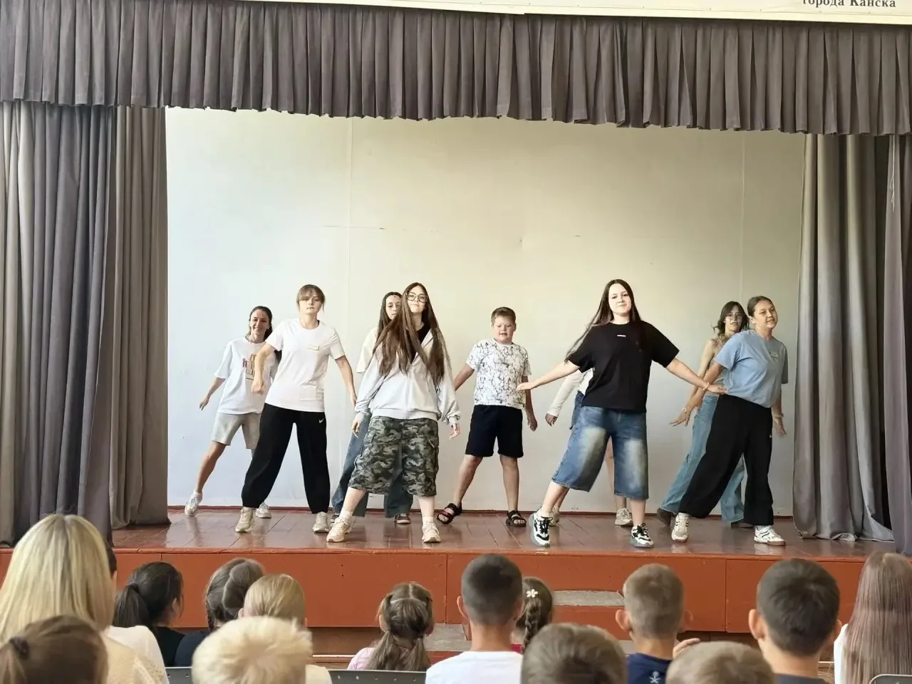 Лето в фокусе: хроника летнего пришкольного лагеря «Мы Вместе!»

День 20
Двадцатый день в лагере «Мы