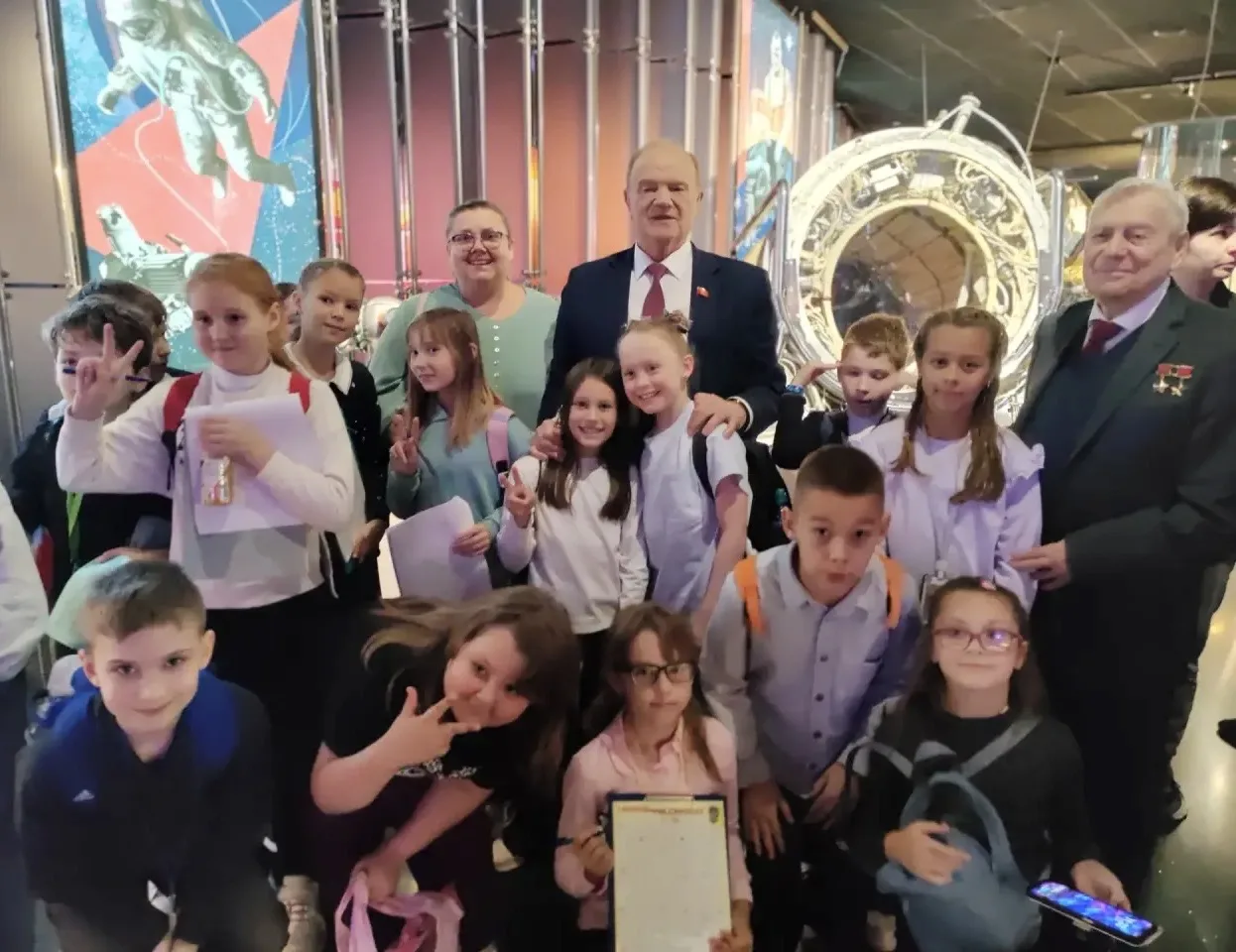 💢 Встреча с космонавтом  Друзья! В канун празднования Дня космонавтики ученики 3 «А» класса посетили