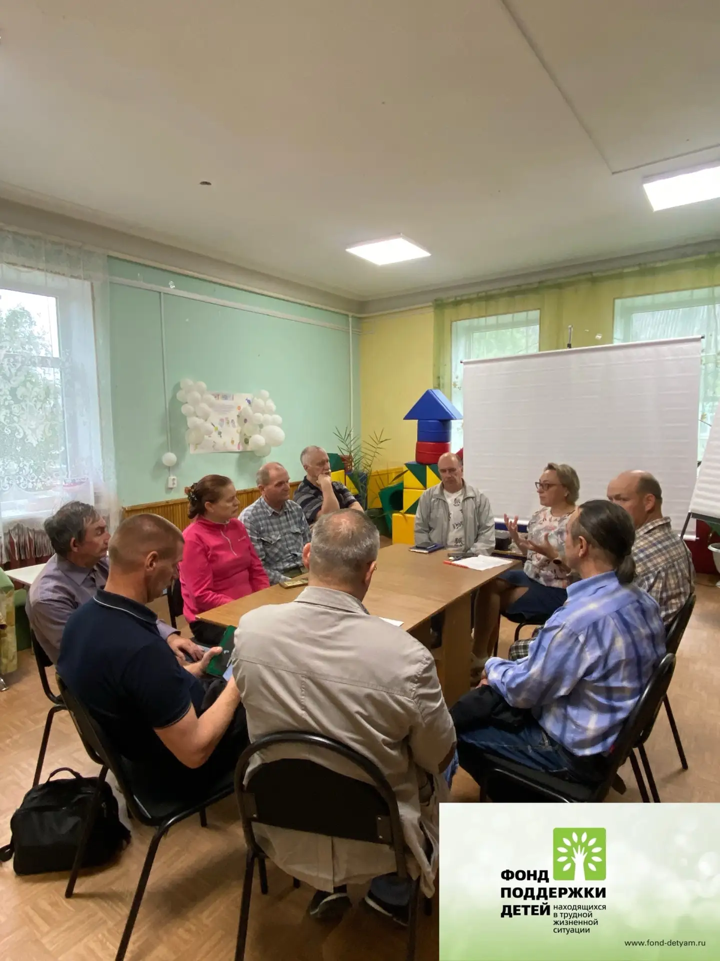 В нашем Центре состоялась важная организационная встреча с представителями Отцовского патруля.

Спец
