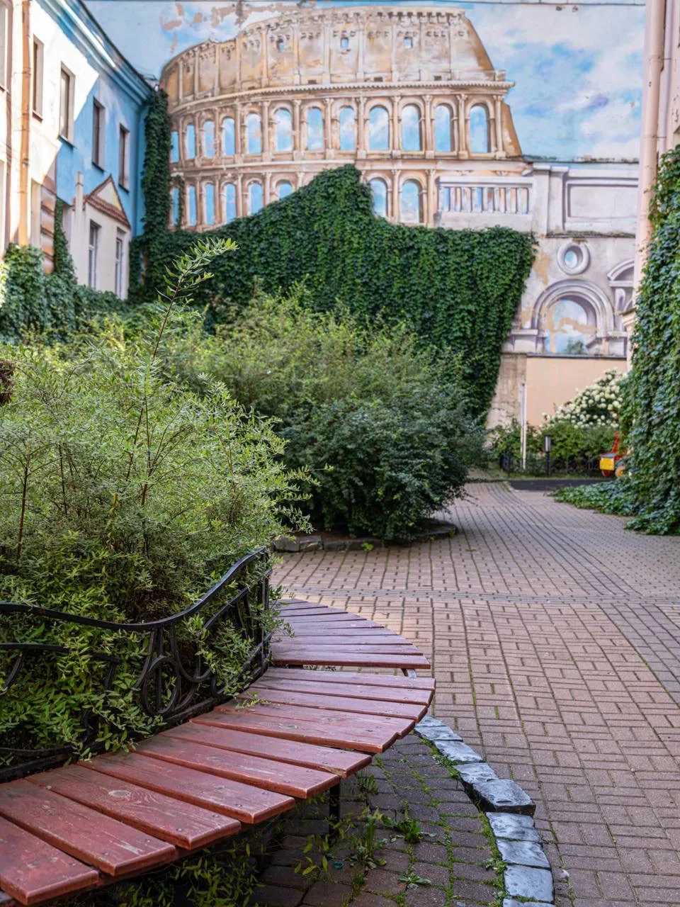 Поздравляю Санкт-Петербург, петербуржцев и петербурженок с днём рождения, с 323-летием!...