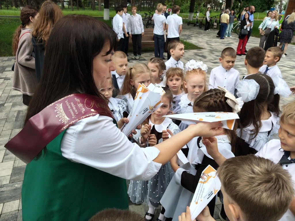 Последние звонки — пора прощаний и надежд 🎓