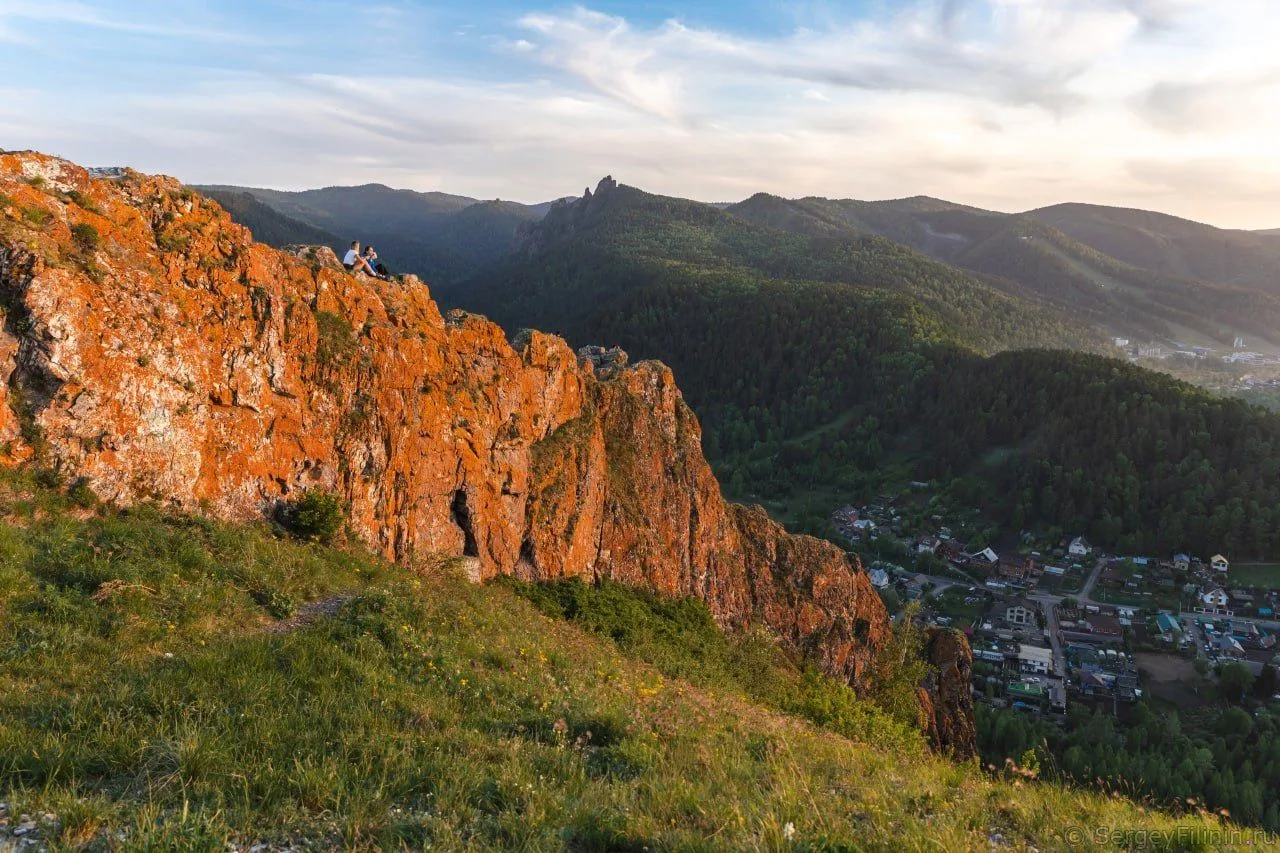 🏔 Скала Красный гребень, Красноярск
#КрасноярскийКрай

📌 Когда-то в далёком прошлом эта скала была