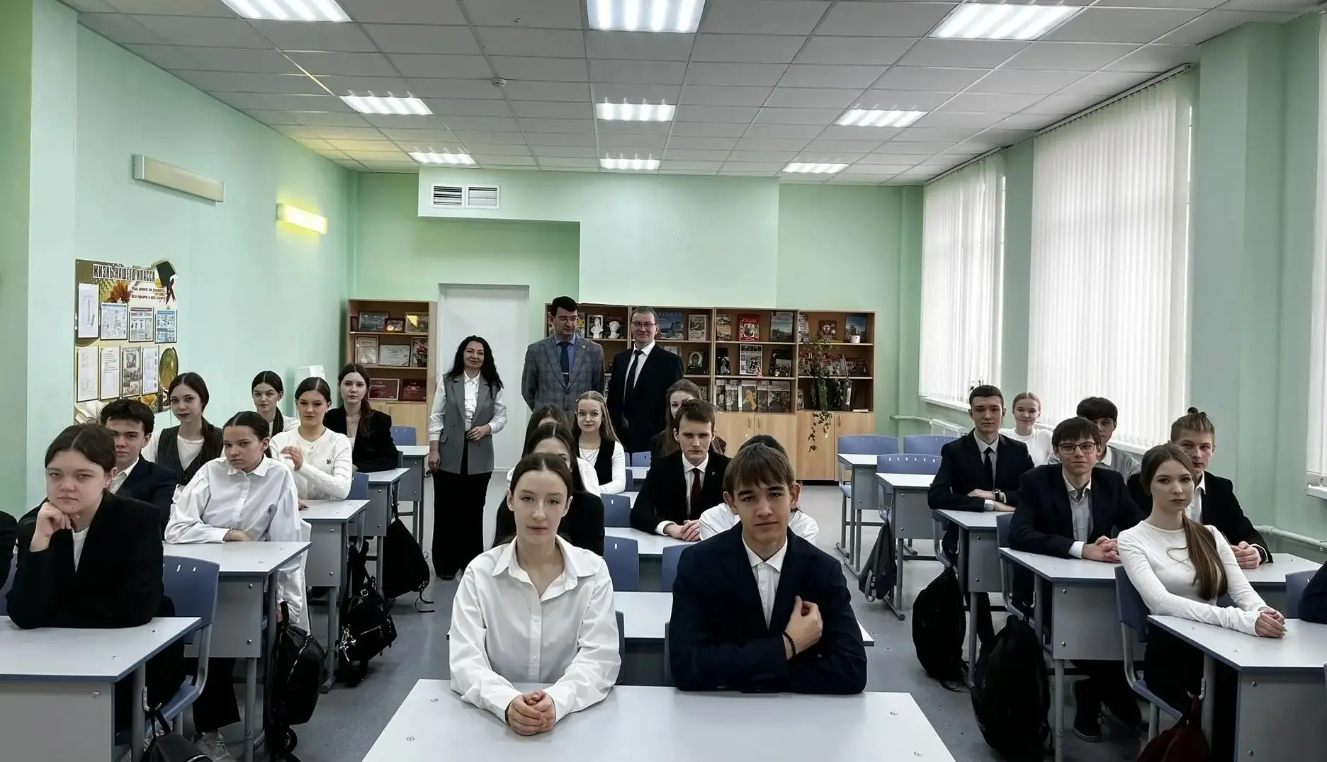 ✨Знаковая встреча в стенах нашей школы!✨  🏛️Сегодня в нашей школе произошло по-настоящему значимое и