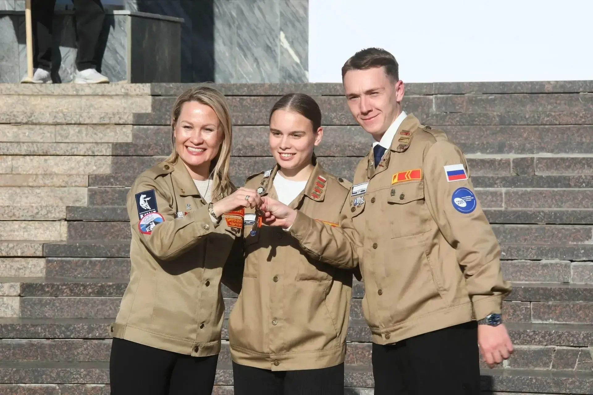💓💪Студентам-молодоженам вручили ключи от квартиры в арендном доме «КАМАЗа» в Челнах