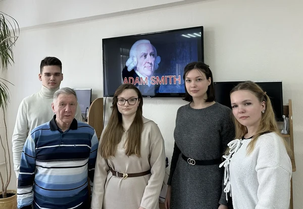 Студенты института обсудили ключевые идеи Адама Смита, сформировавшие современную экономику  К 250-л