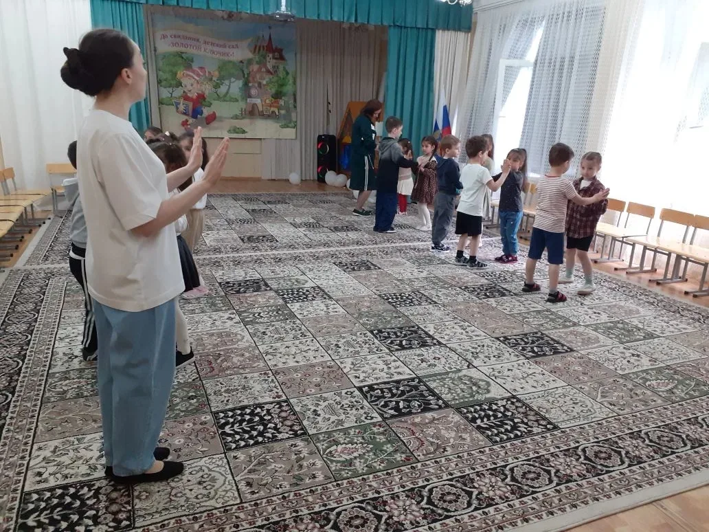 Музыкальный руководитель МБДОУ4 Детский сад "Золотой ключик " г.Усть-Джегуты Аджиева Ма...