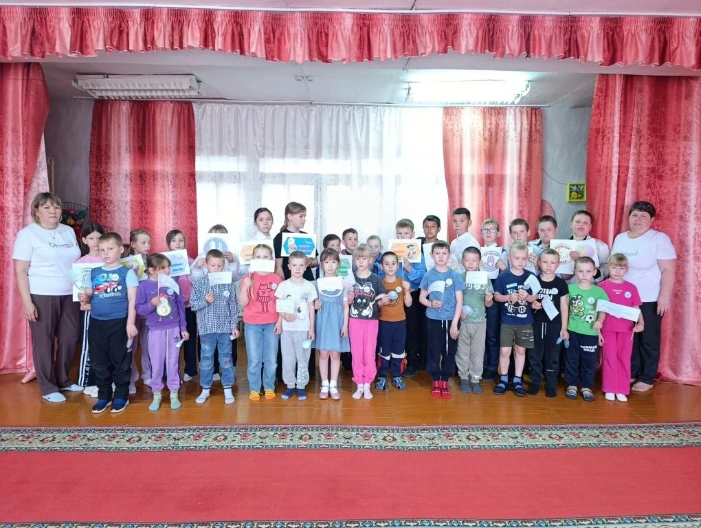 Дружить, творить и помогать: юные #ОрлятаРоссии45 пришли в гости к дошколятам ✨
