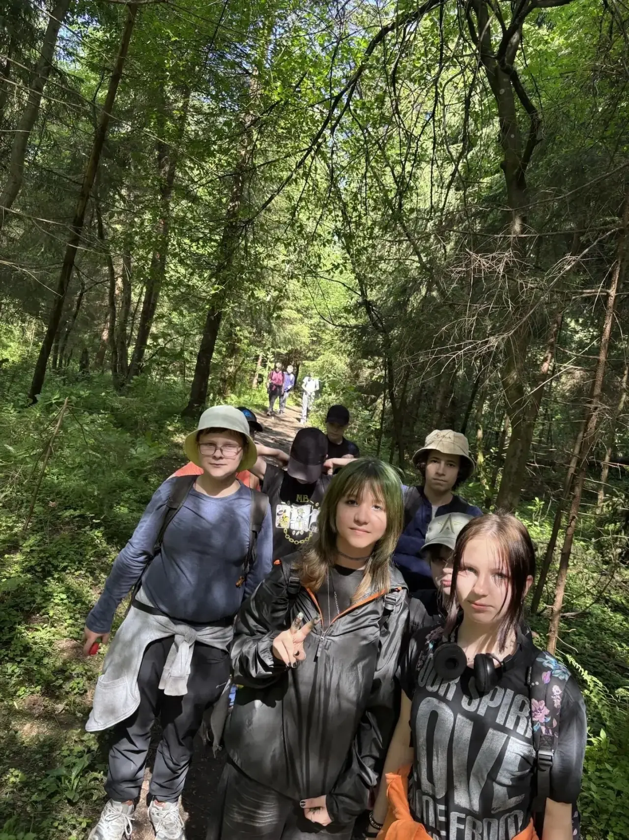 🏕️Ведём прямое включение из нашего похода  Туристы из 6А вместе с классным руководителем Игорем Влад