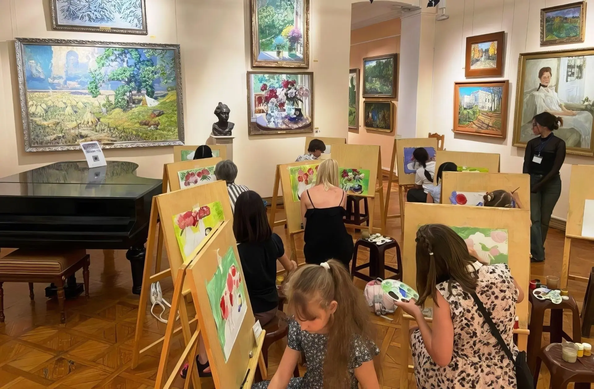 В Догадинке завершился цикл летних занятий арт-студии🎨
