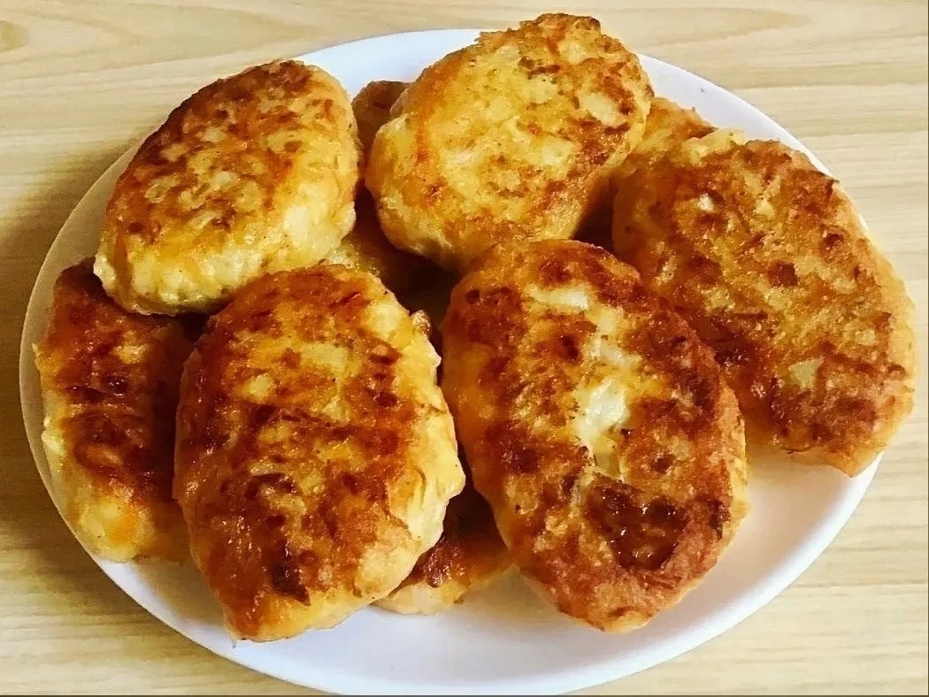 Котлеты «Экономные, но очень вкусные!»  Просто, не дорого и очень вкусно! Как из бабушкиной печки!🥘🥕
