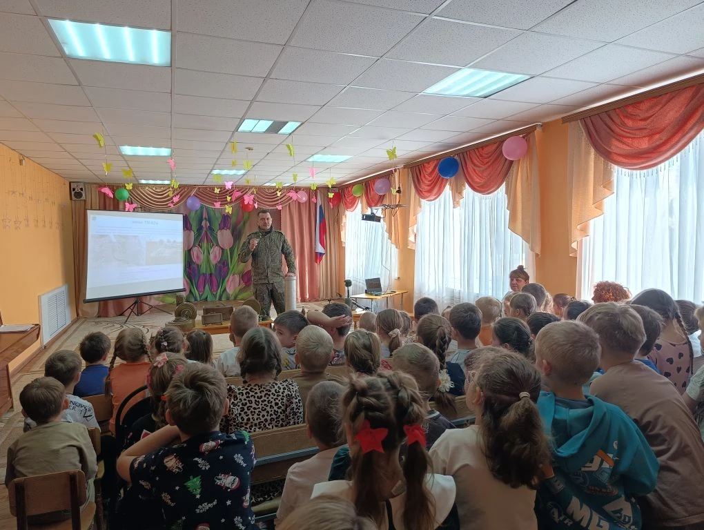В нашем детском саду прошло необычное и очень важное занятие. К нам приехали представит...