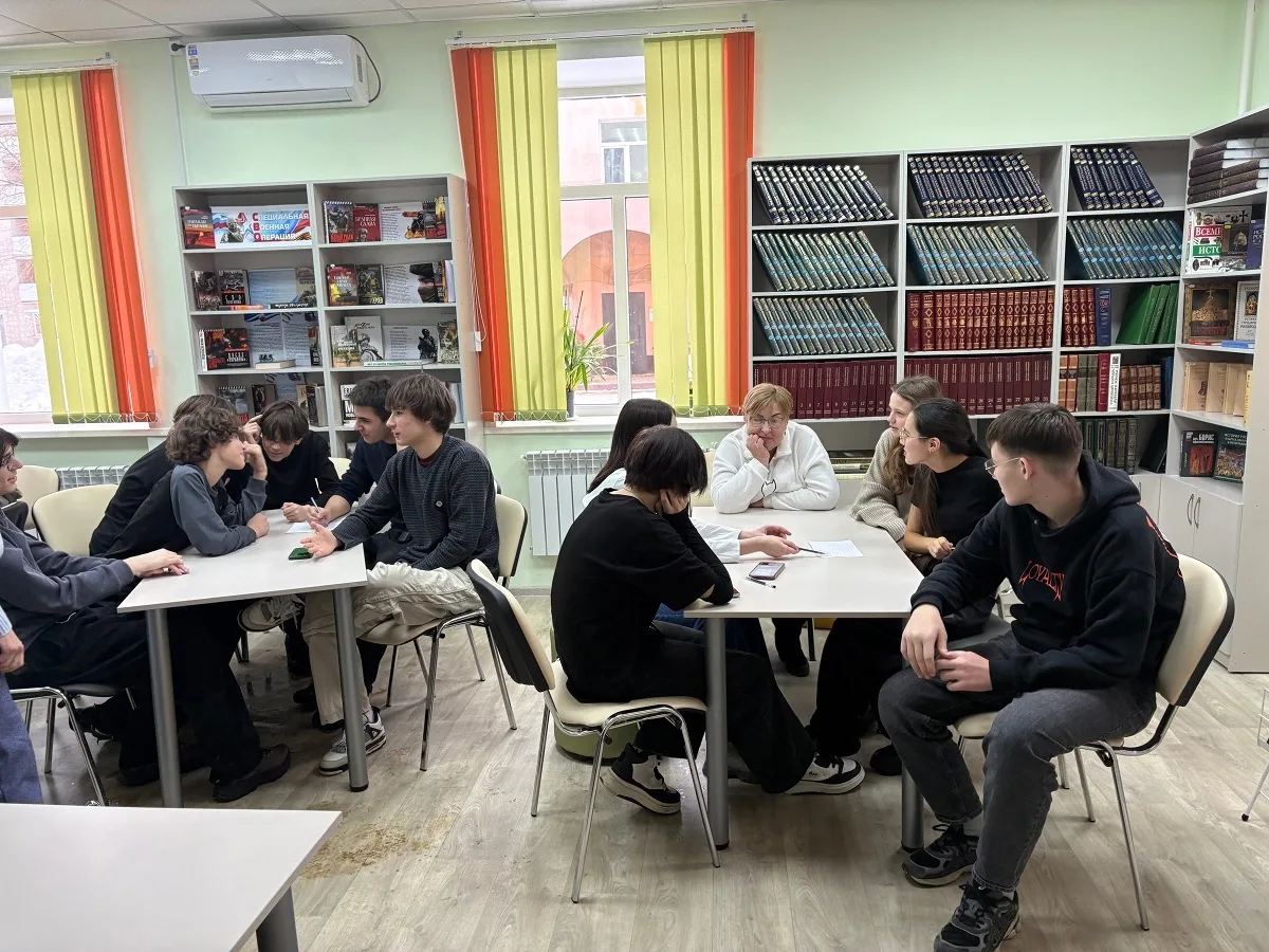 ПРОГРАММА "У НАС ЕДИНАЯ СТРАНА, У НАС ЕДИНАЯ СЕМЬЯ"

В рамках Года единства народов России для учени