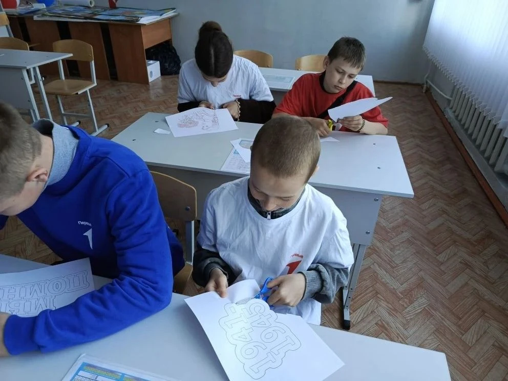 Наша школа приняла участие в патриотической акции «Окна Победы»!