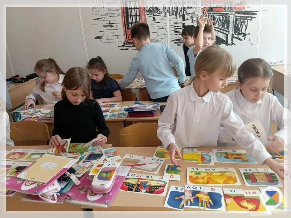 🇬🇧ПО СЛЕДАМ ТУМАННОГО АЛЬБИОНА🇬🇧   Декада иностранных языков выдалась многогранной в начальной школе