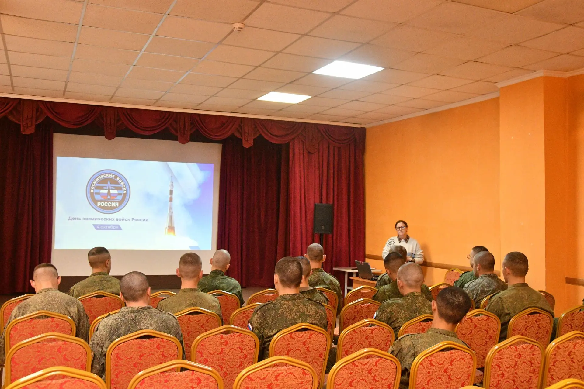 В Военно-историческом музее Дома офицеров Забайкальского края для военнослужащих Читинс...