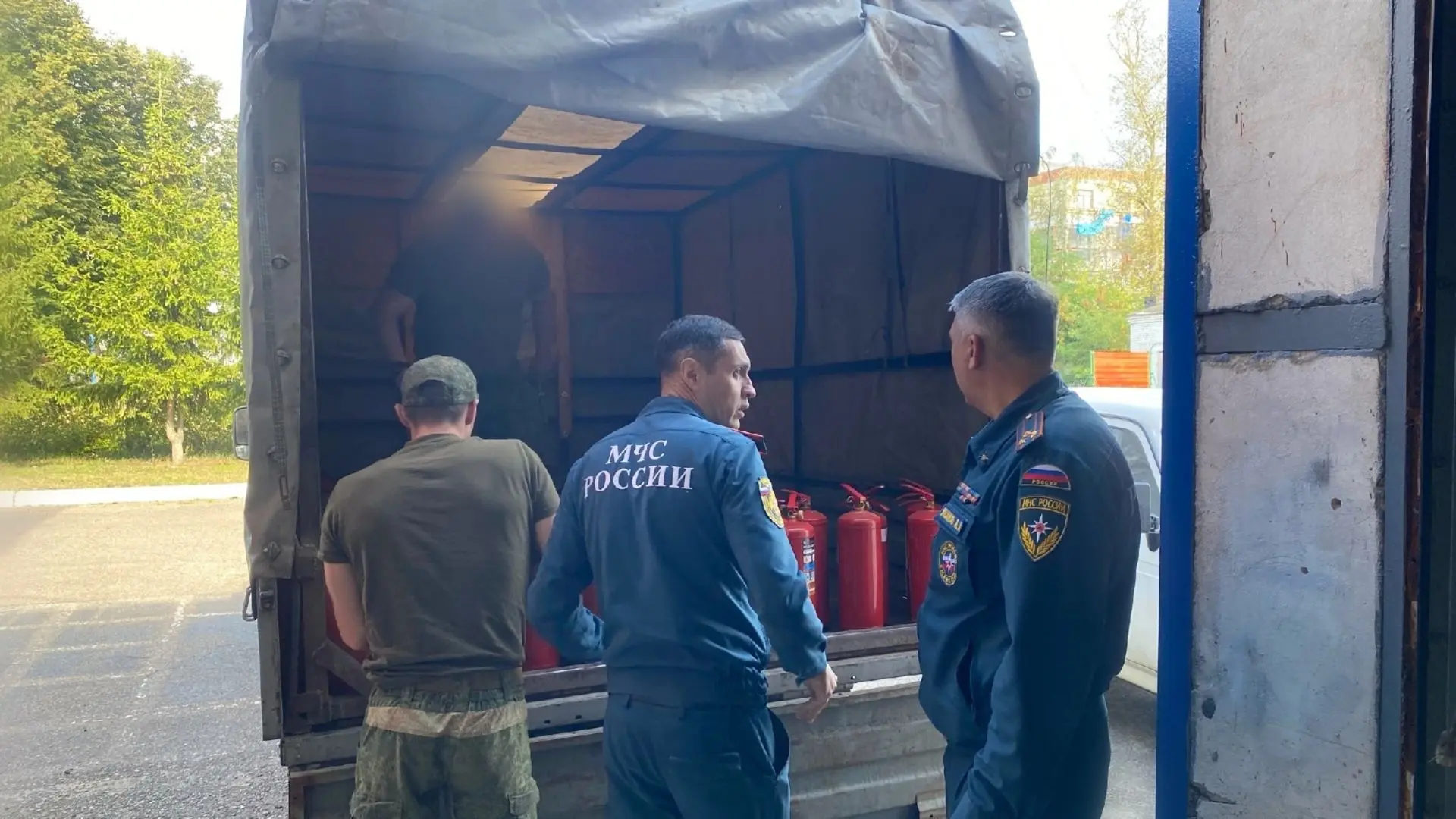 📦 Ступинские сотрудники ОНД и ПР передали помощь бойцам