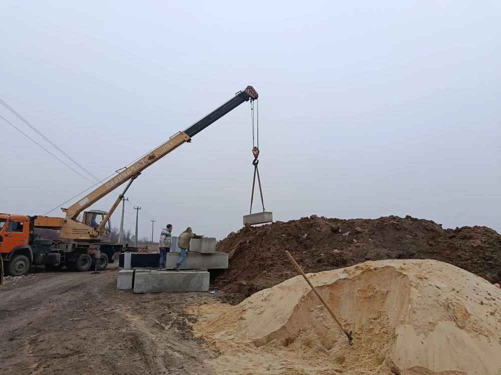 🚧  Подземные воды работам не помеха: «Концессии водоснабжения» меняют ветхий канализационный коллект