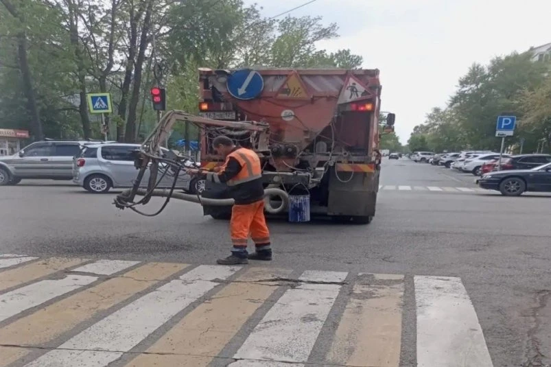 🚧Дороги восстанавливают в Уссурийске – где обновили покрытие  С начала недели муниципальные службы з