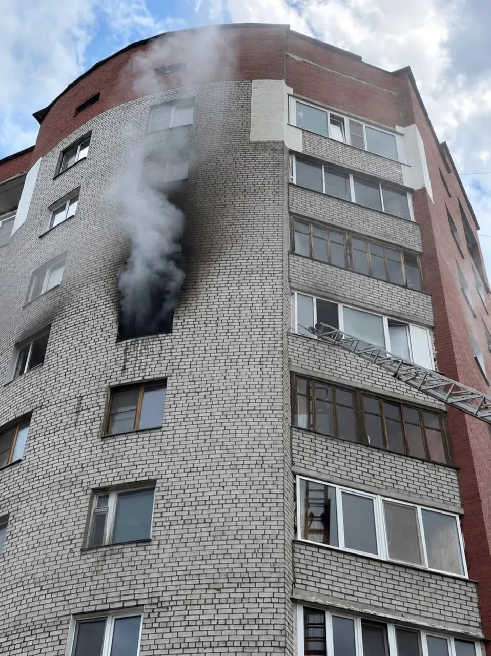 Горит квартира в доме 57 на улице Коломенской

Пермь с огоньком | Подписаться