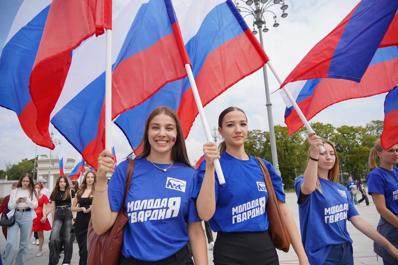 Поздравляю юношей и девушек Подмосковья с Днём молодёжи!