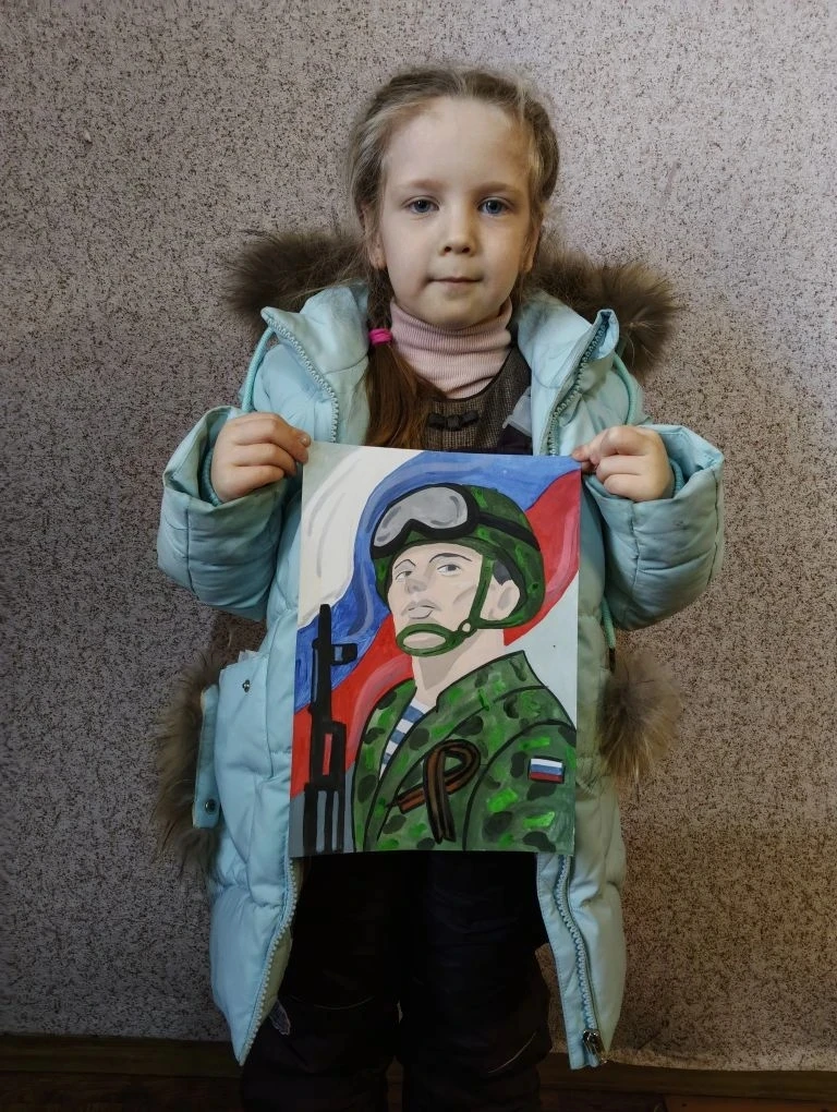 Герои нашего времени глазами детей! 🦸‍♂️ В Детской школе искусств ребята рисуют к 23 февраля. Яркая