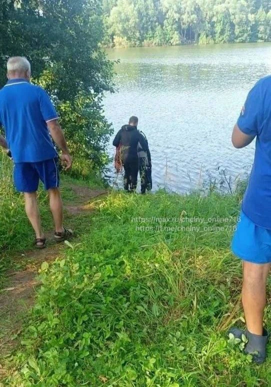 В Татарстане 5-летняя девочка соскользнула с надувного круга и утонула

Отец пытался ее спасти, но н
