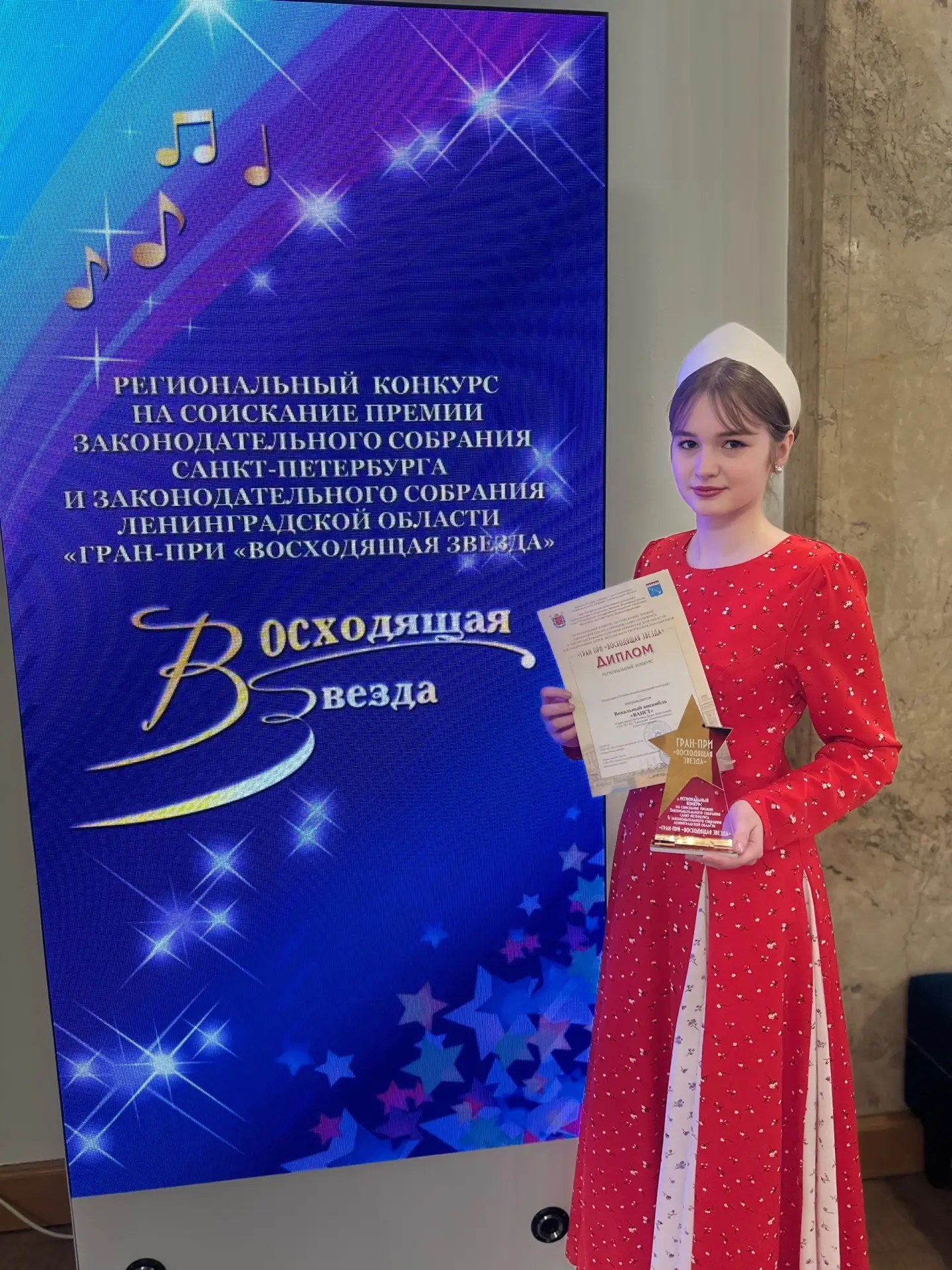 👏Талантливы во всём: Милана Васильева  Васильева Милана, ученица 8Б класса, уже 7 лет увлечена вокал