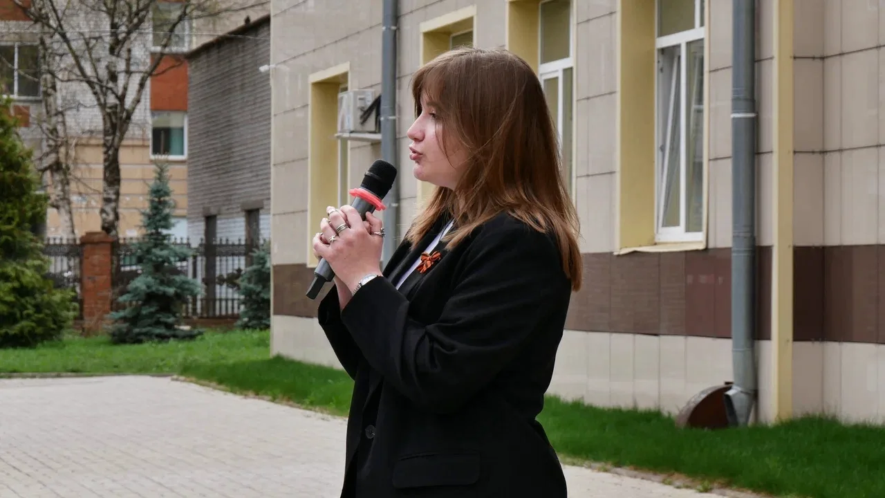 🕊В преддверии великого праздника старшеклассники собрались на линейки, посвященные Дню Победы, чтобы