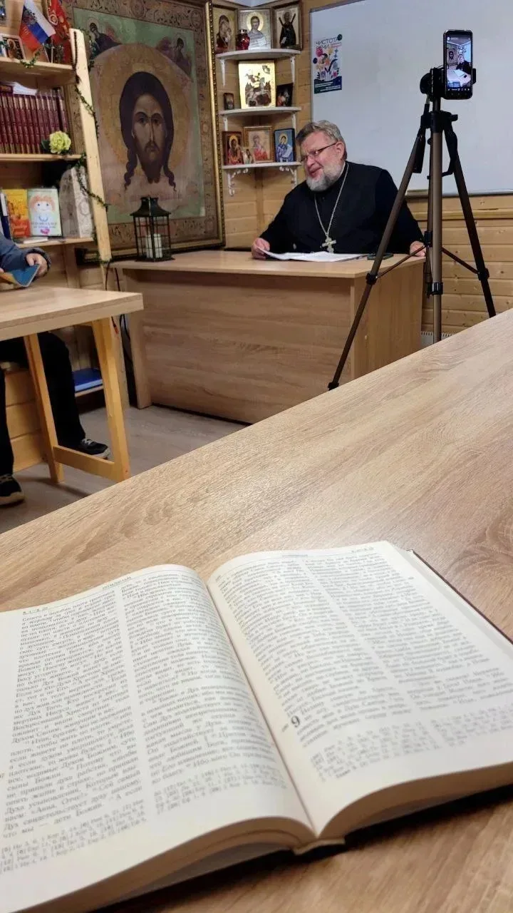 Приглашаем 5 ИЮНЯ в Евангельский клуб 📚