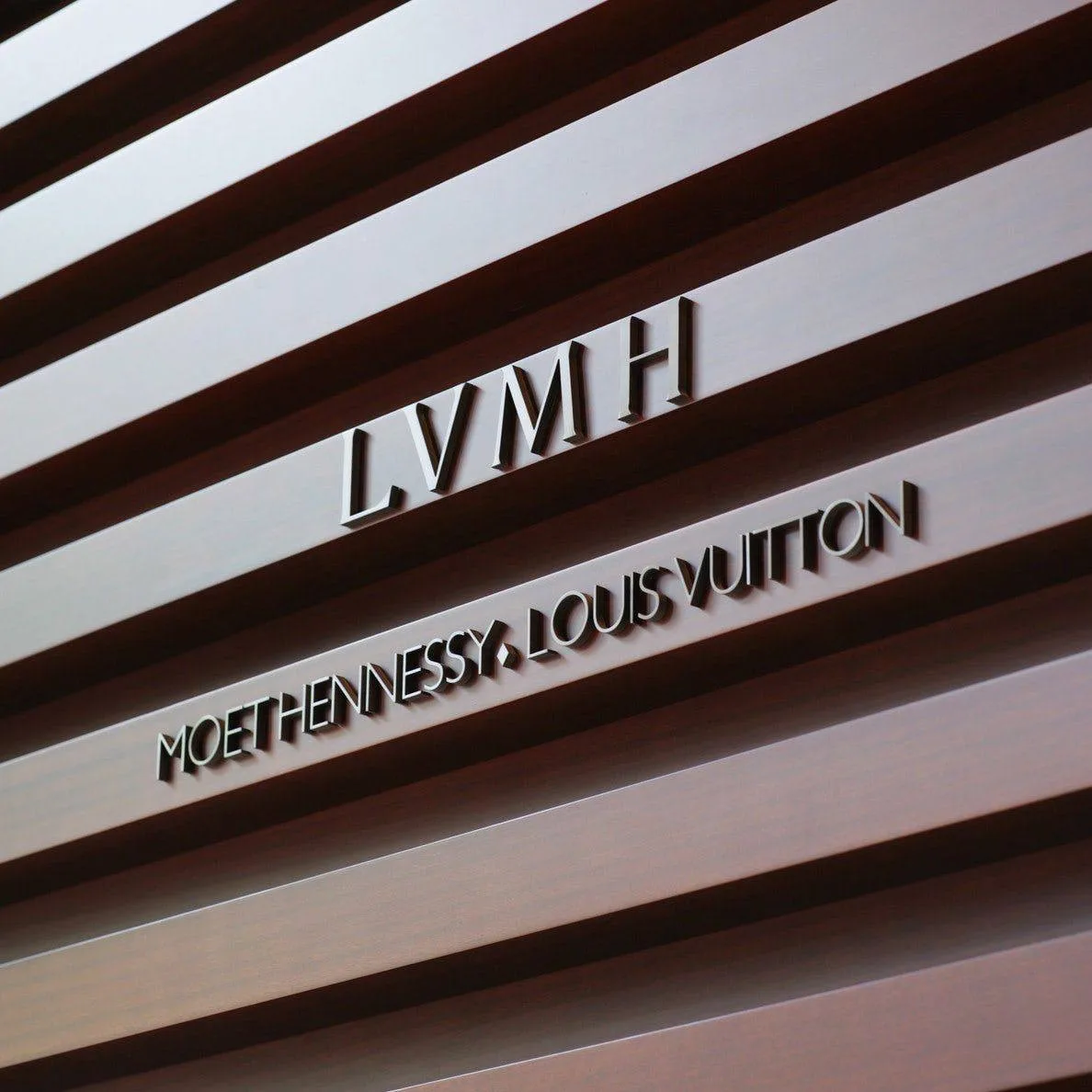LVMH впервые с 2024 года зафиксировала рост продаж в сегменте моды