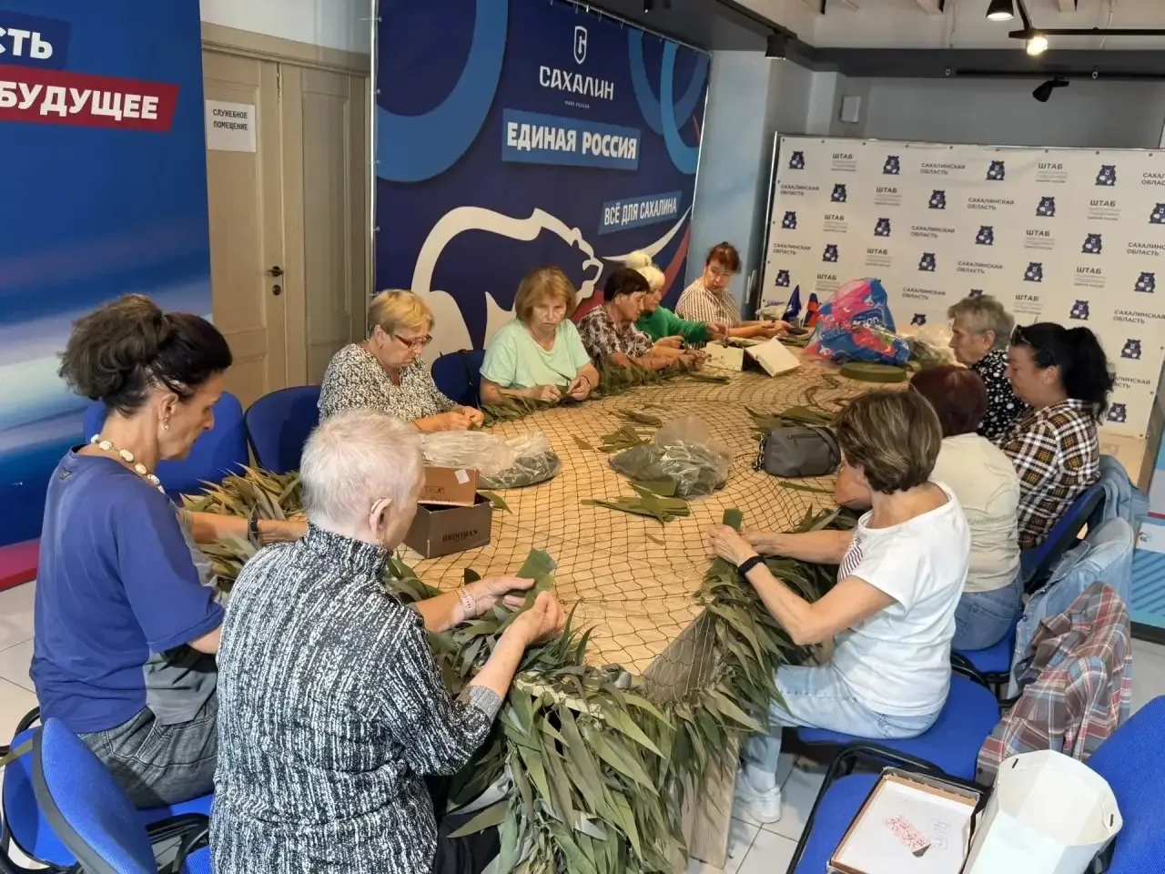 🇷🇺 Тепло родной земли — в каждой петле и каждом стежке: как помогает Сахалин